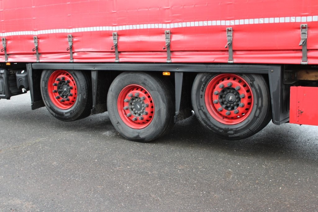 Schmitz Cargobull SCB*S3T VARIOS, 2x ZVEDACÍ NÁPRAVA