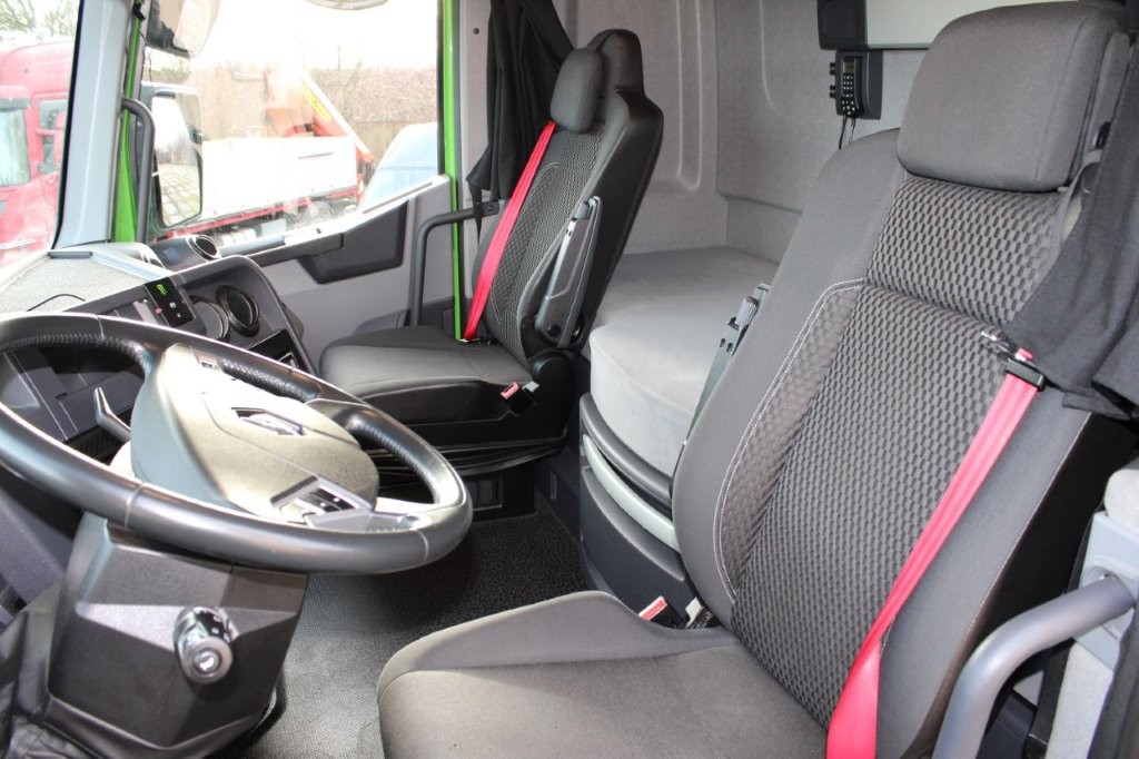 RENAULT T 440, NEZÁVISLÁ KLIMATIZACE