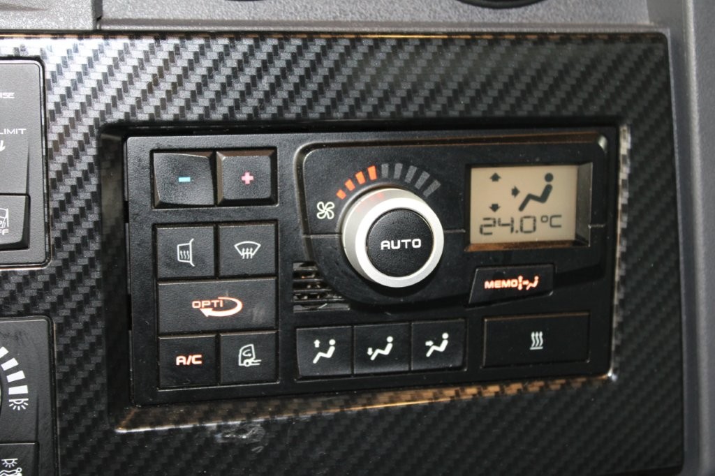 RENAULT T 440, NEZÁVISLÁ KLIMATIZACE