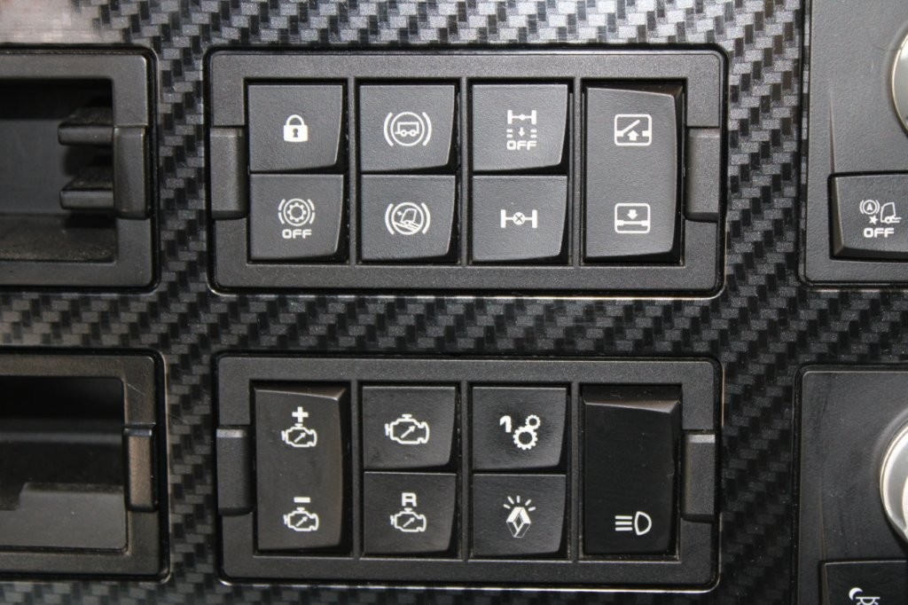 RENAULT T 440, NEZÁVISLÁ KLIMATIZACE