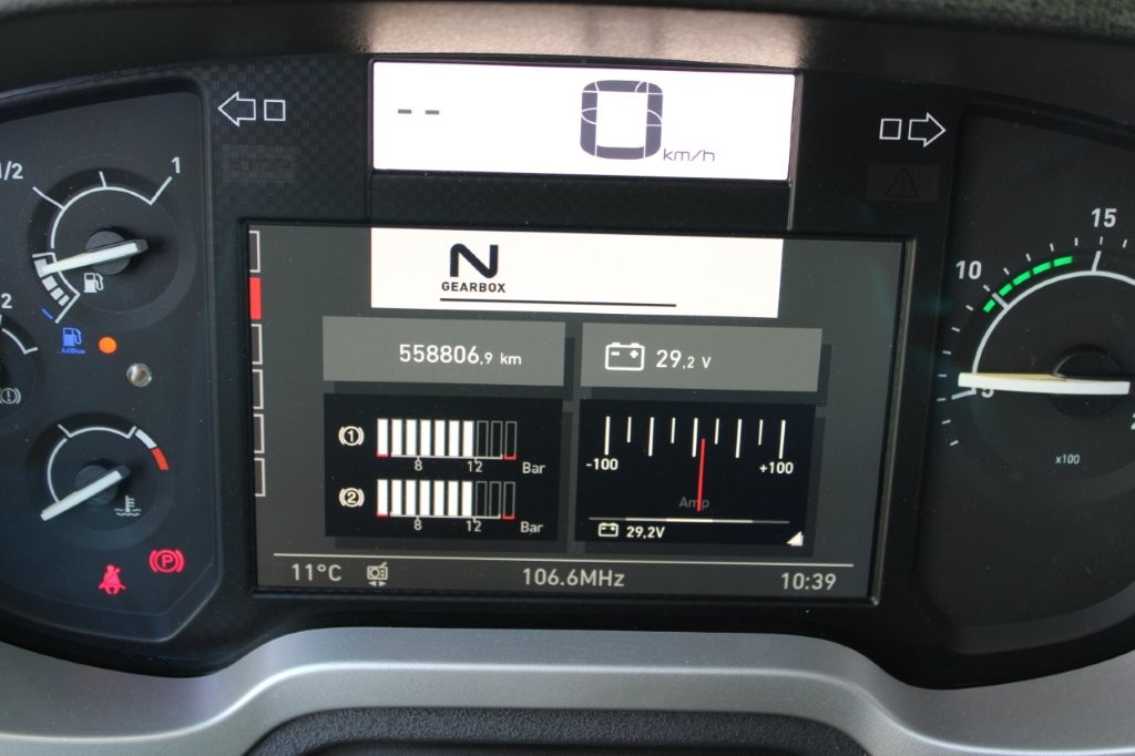 RENAULT T 440, NEZÁVISLÁ KLIMATIZACE