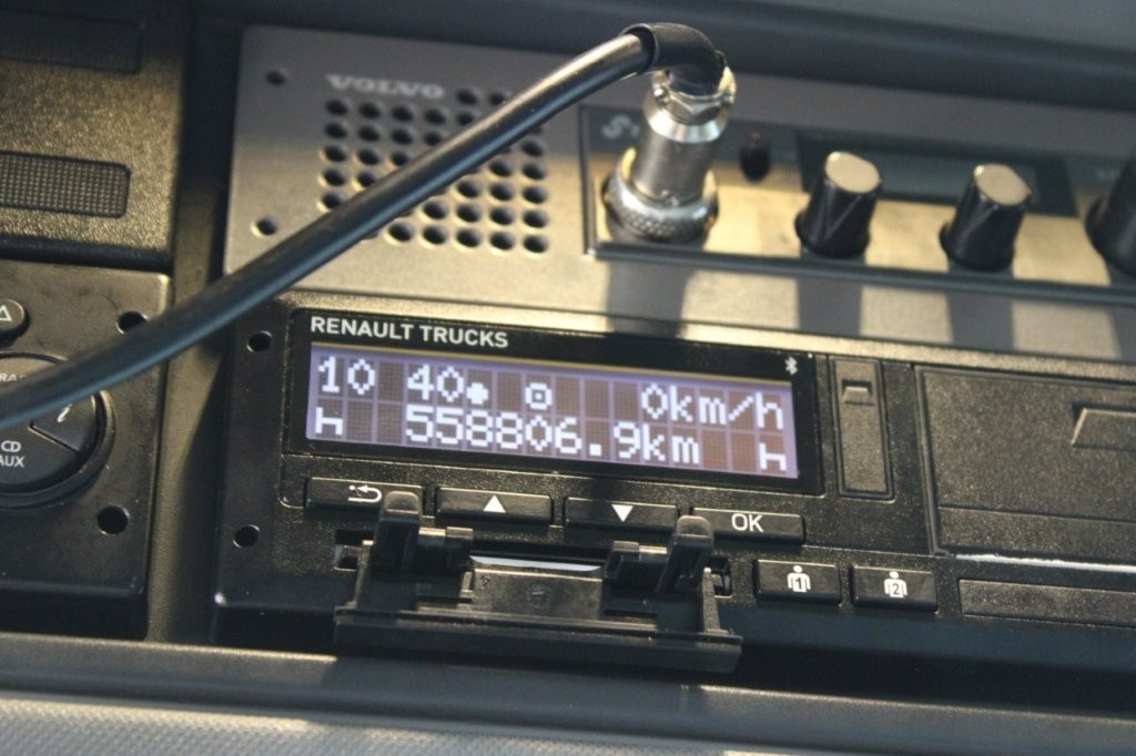 RENAULT T 440, NEZÁVISLÁ KLIMATIZACE